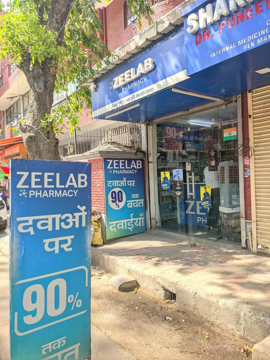 ZEELAB Pharmacy - Block A3, Janakpuri image 1