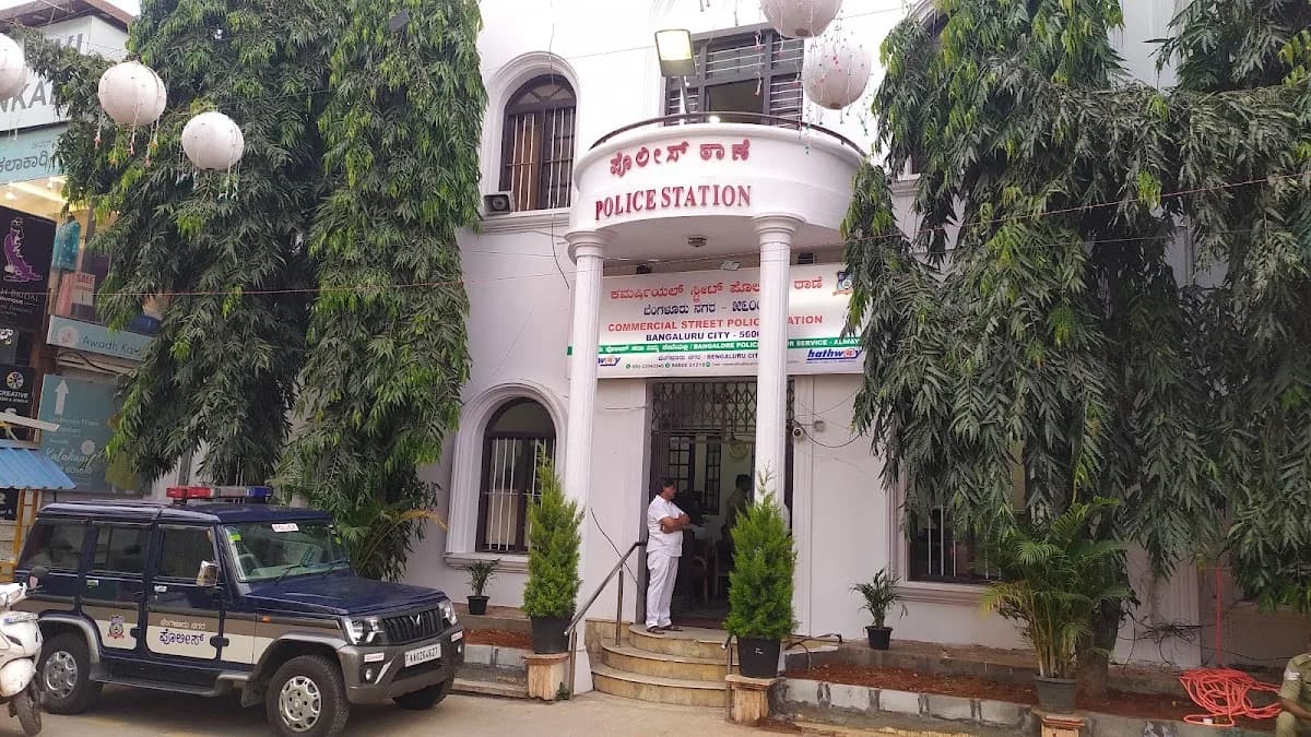 Commercial Street police station