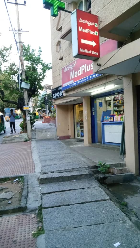 MedPlus Chandra Layout