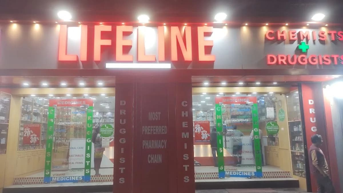 LIFELINE CHEMISTS DRUGGISTS image 1